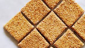 [MD100042] GAJAK SESAME CHIKKI 10X100G KRG